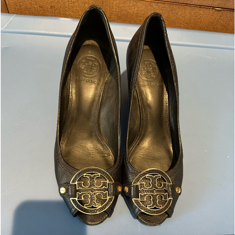 Leticia Tory Burch Wedge Heel size 8.5 Black